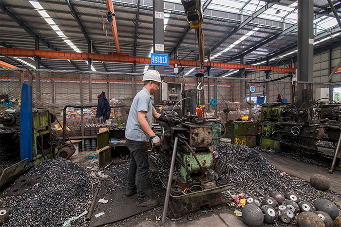 龙泉网架配件-螺栓球加工车间